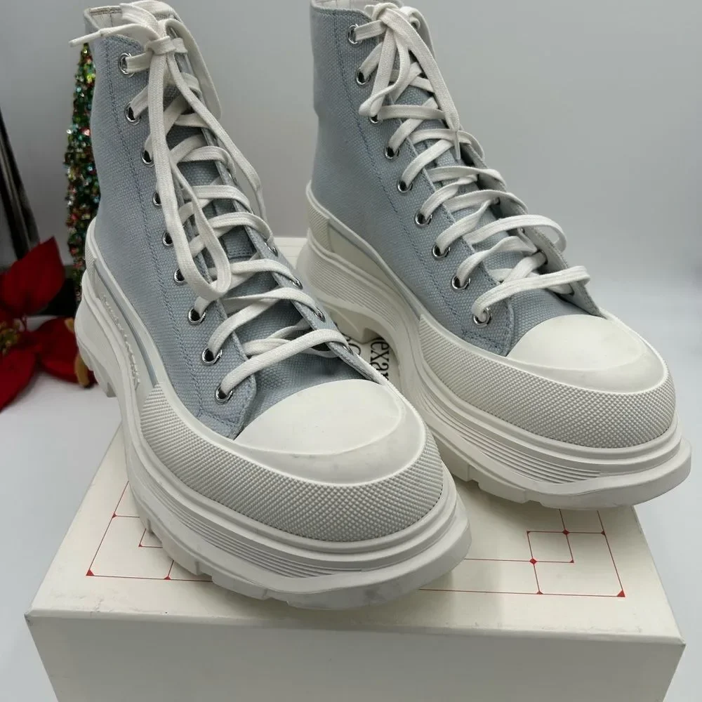Men’s Alexander McQueen tred slick boots size 45 made in Italy